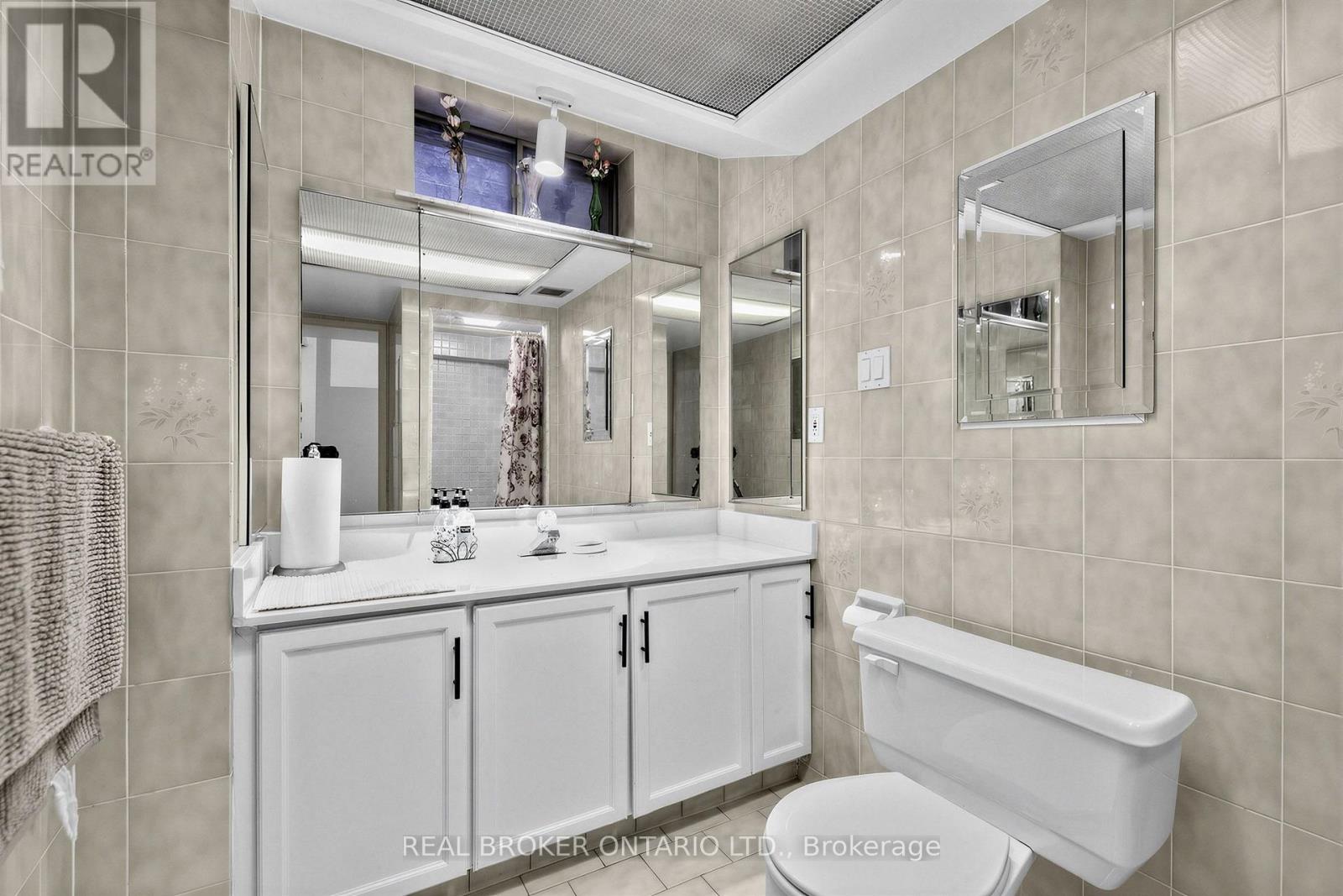 26 White Boulevard Property Photo 28