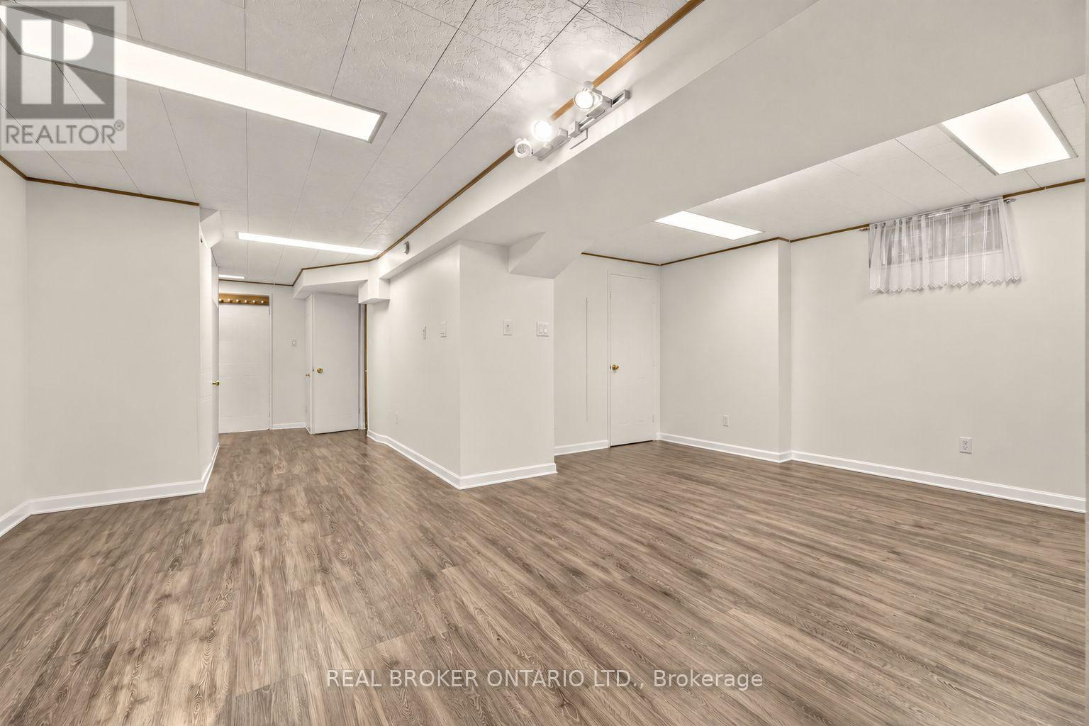 26 White Boulevard Property Photo 29