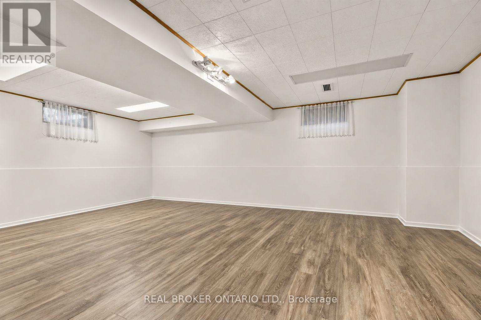 26 White Boulevard Property Photo 31