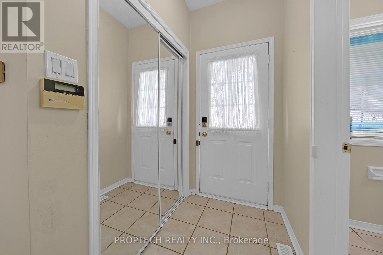 5 Hartwell Place Property Photo 3