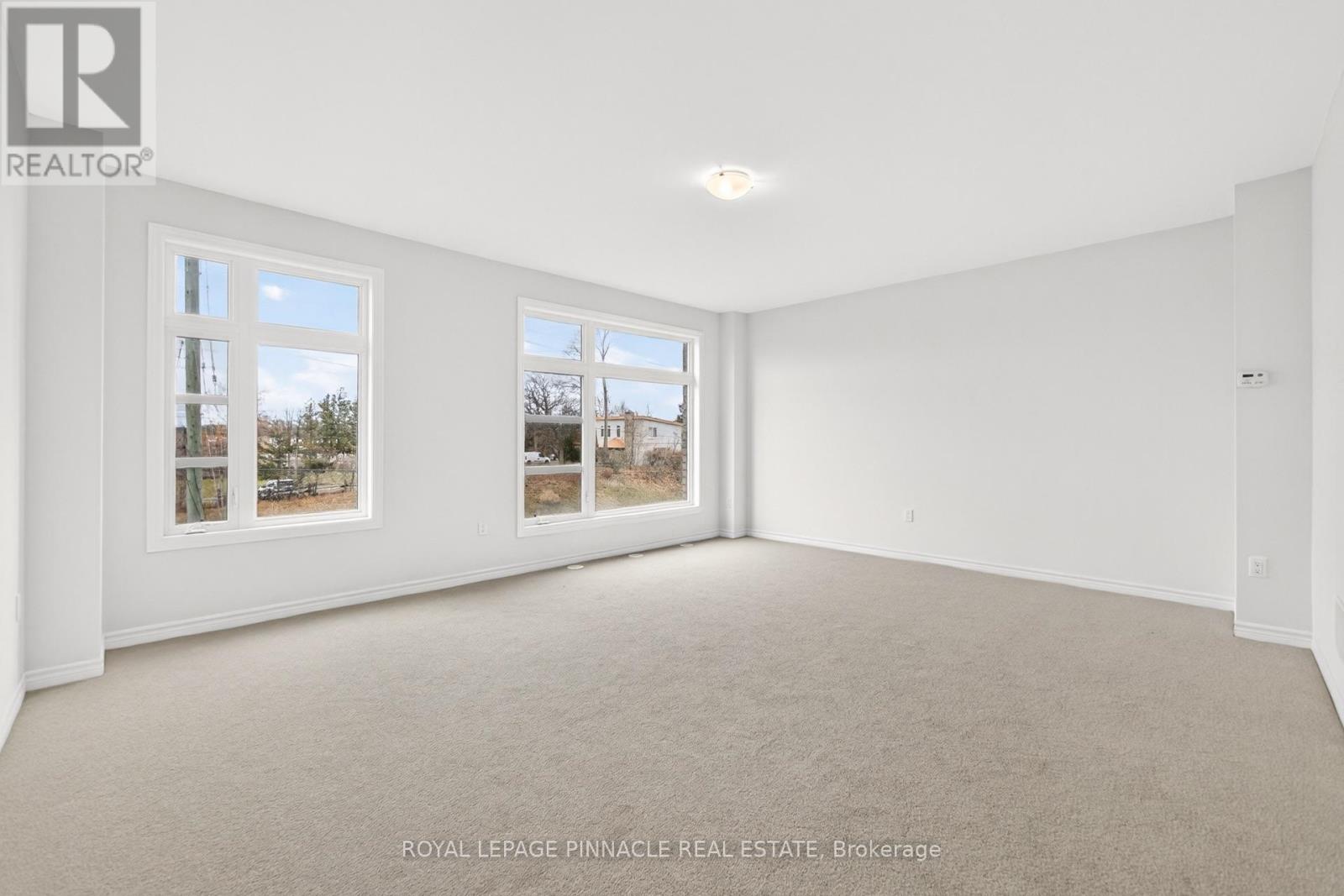 69 Inverary Crescent Property Photo 6