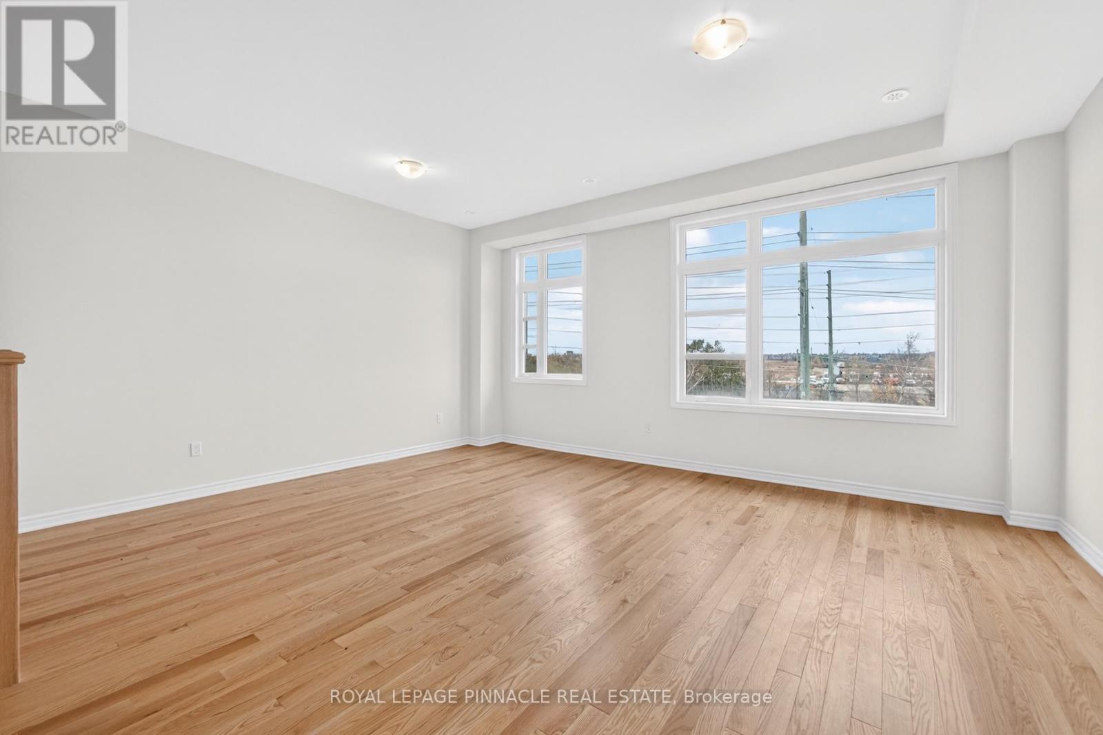 69 Inverary Crescent Property Photo 16