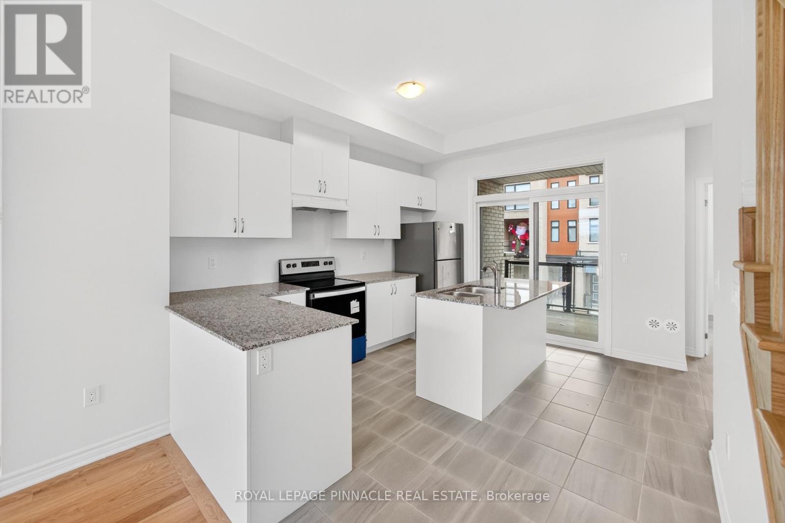 69 Inverary Crescent Property Photo 18