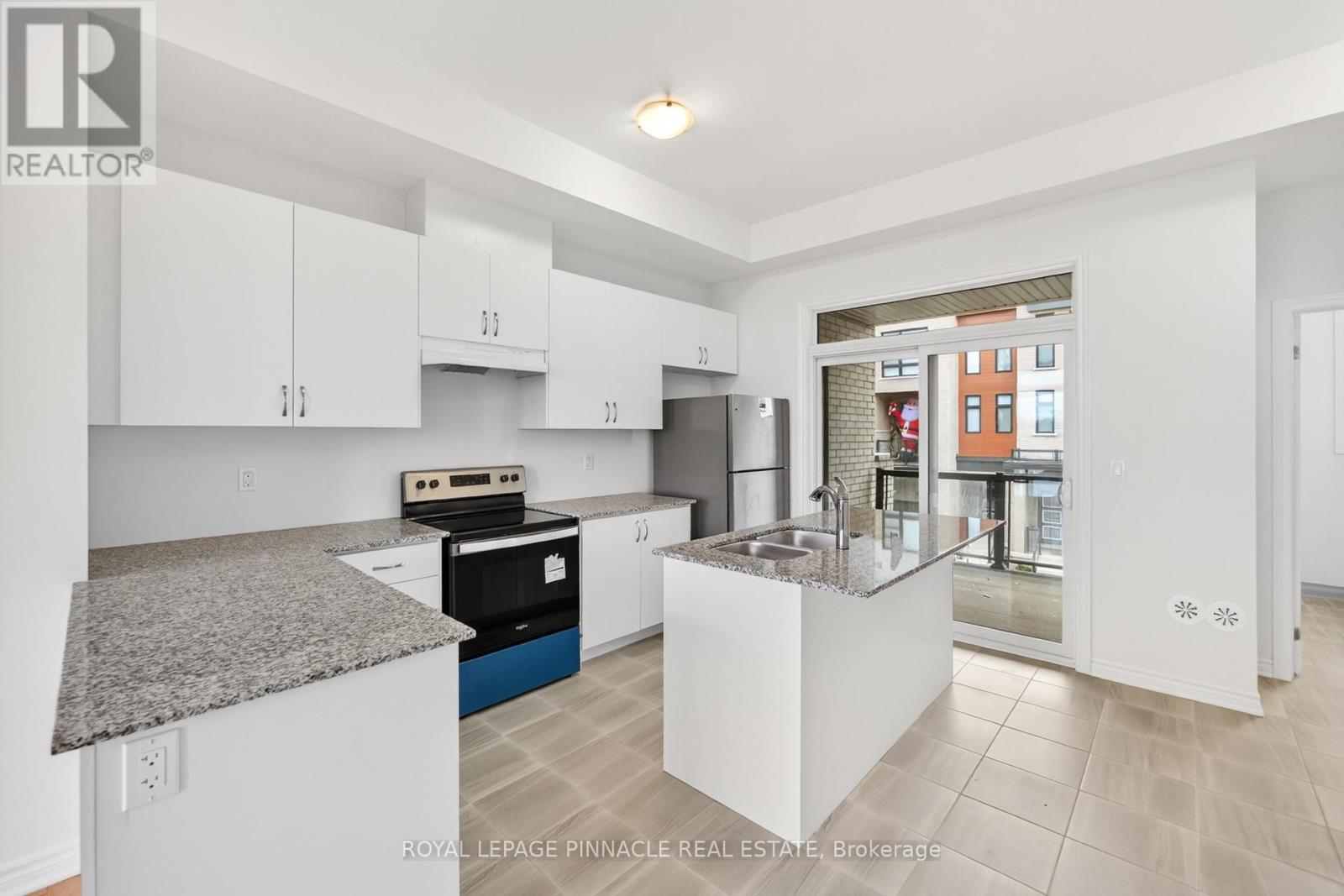 69 Inverary Crescent Property Photo 19
