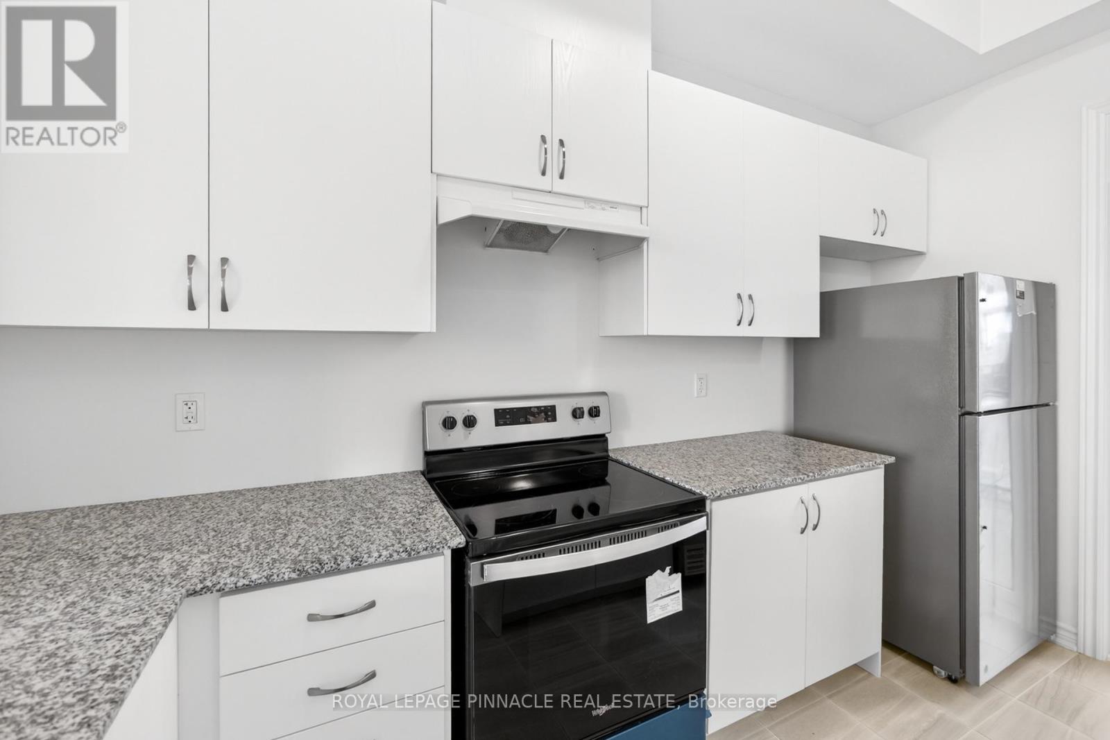 69 Inverary Crescent Property Photo 22