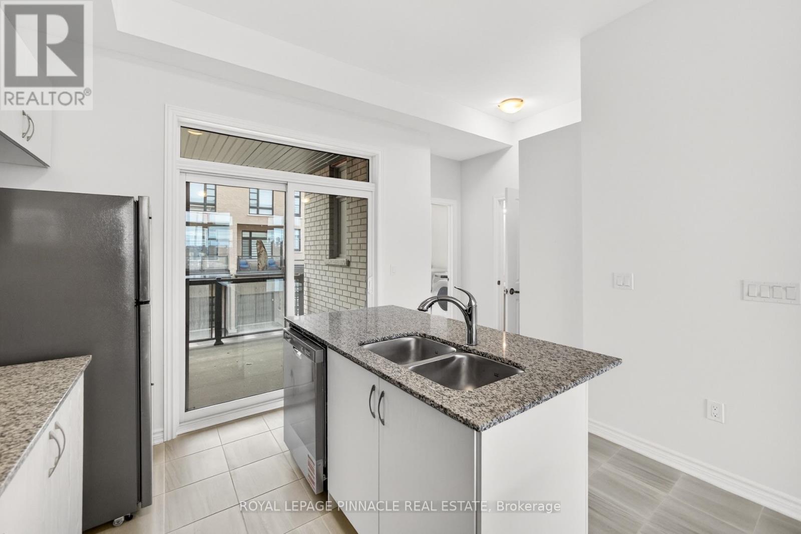 69 Inverary Crescent Property Photo 25