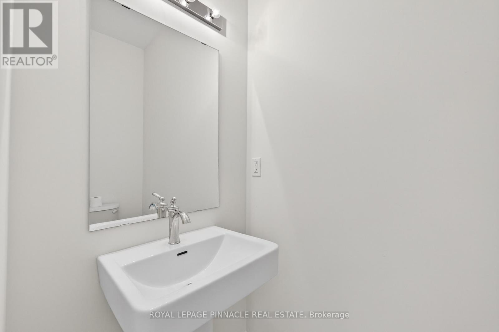 69 Inverary Crescent Property Photo 26