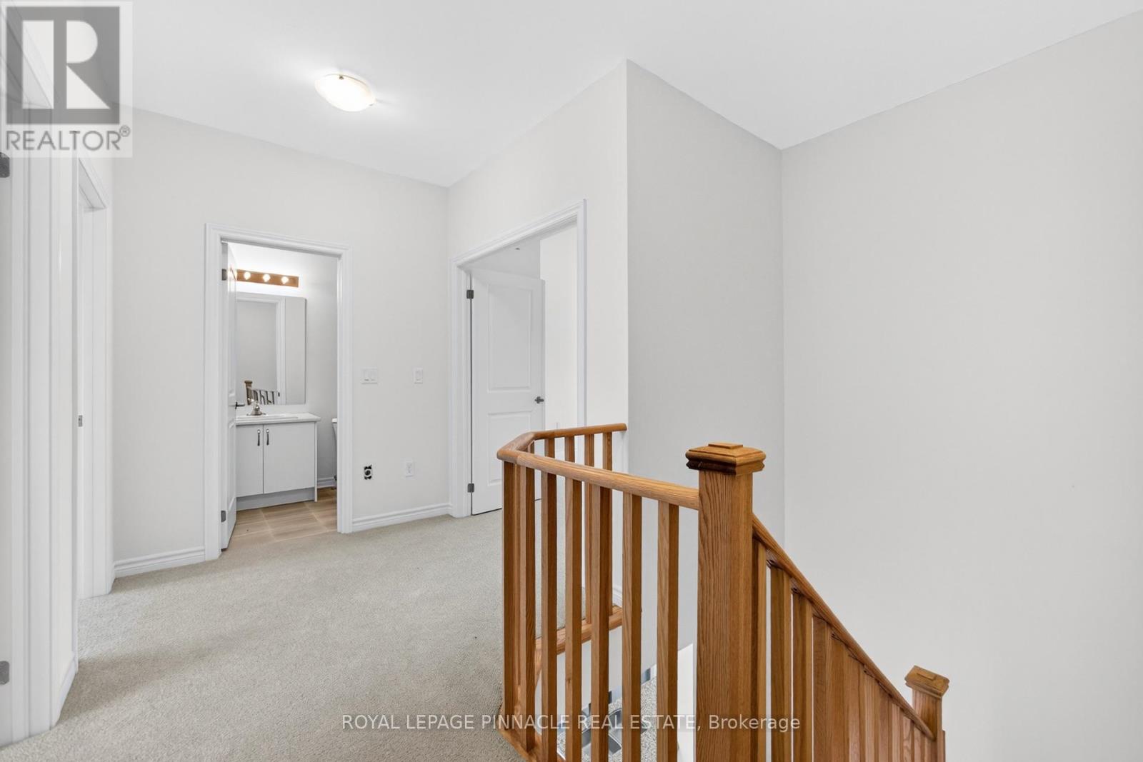 69 Inverary Crescent Property Photo 31