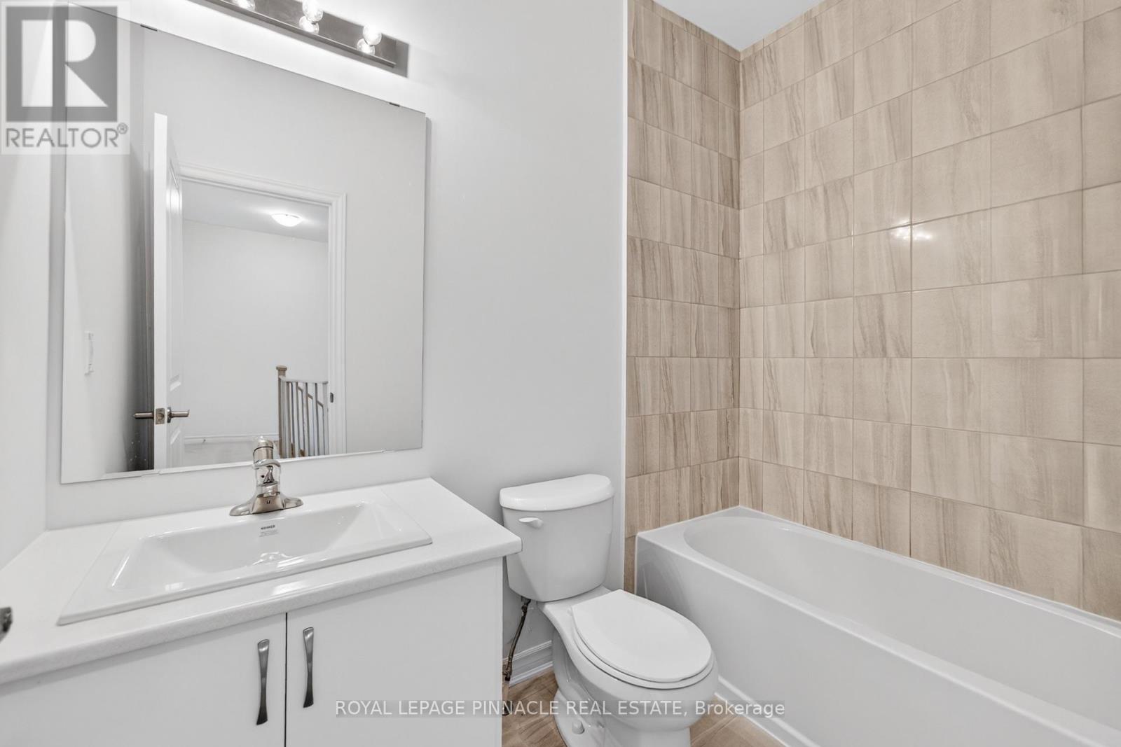 69 Inverary Crescent Property Photo 35