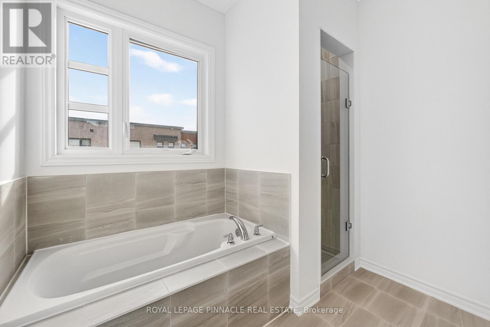 69 Inverary Crescent Property Photo 46
