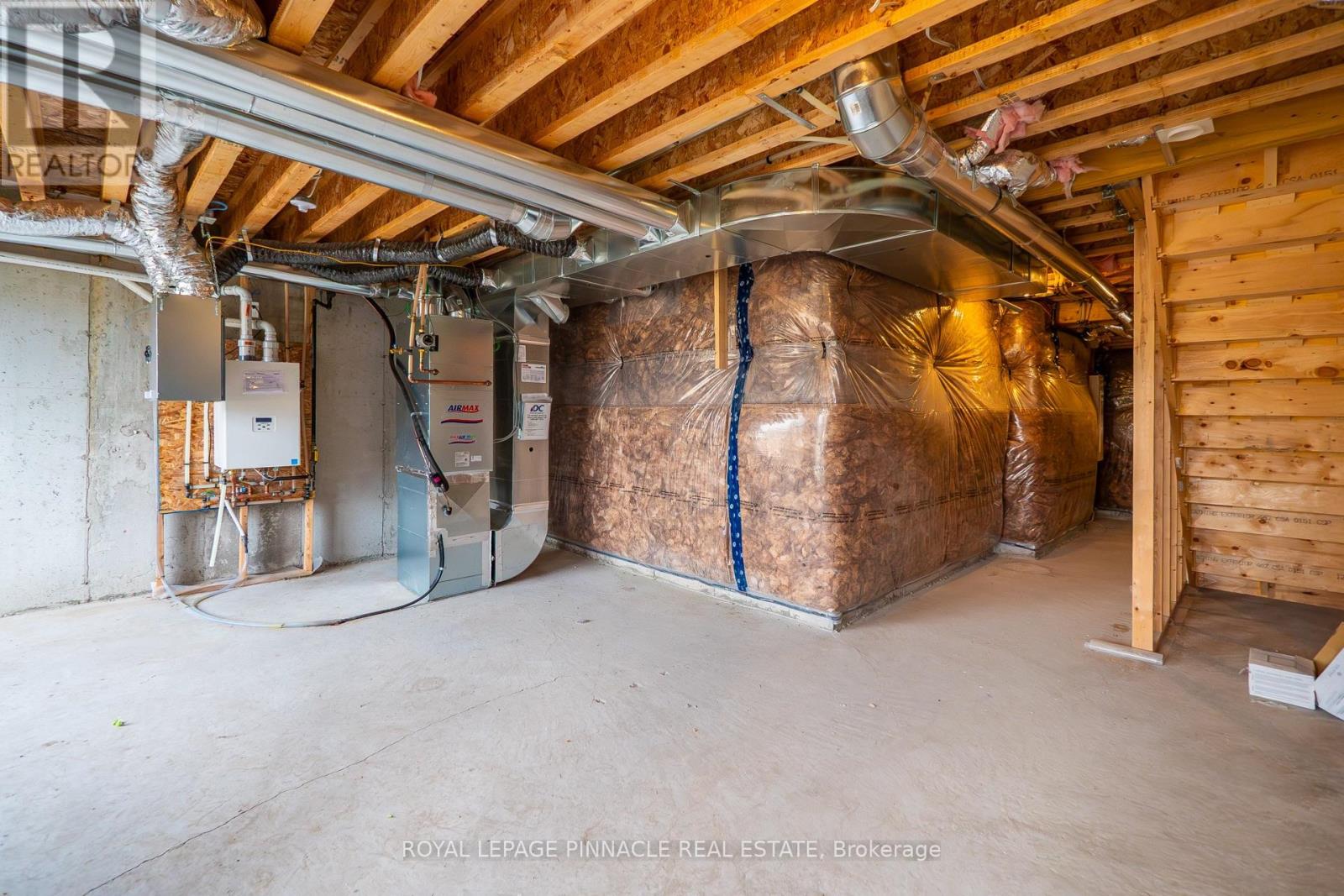 69 Inverary Crescent Property Photo 49