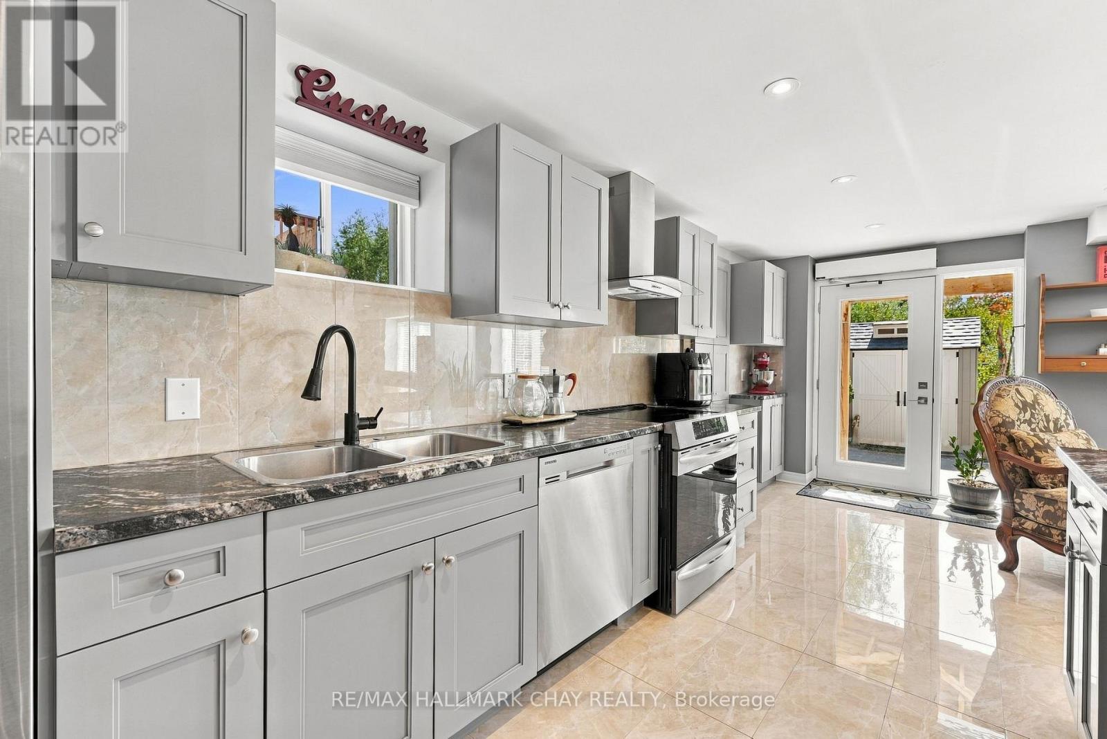 171 Gold Park Gate Property Photo 19