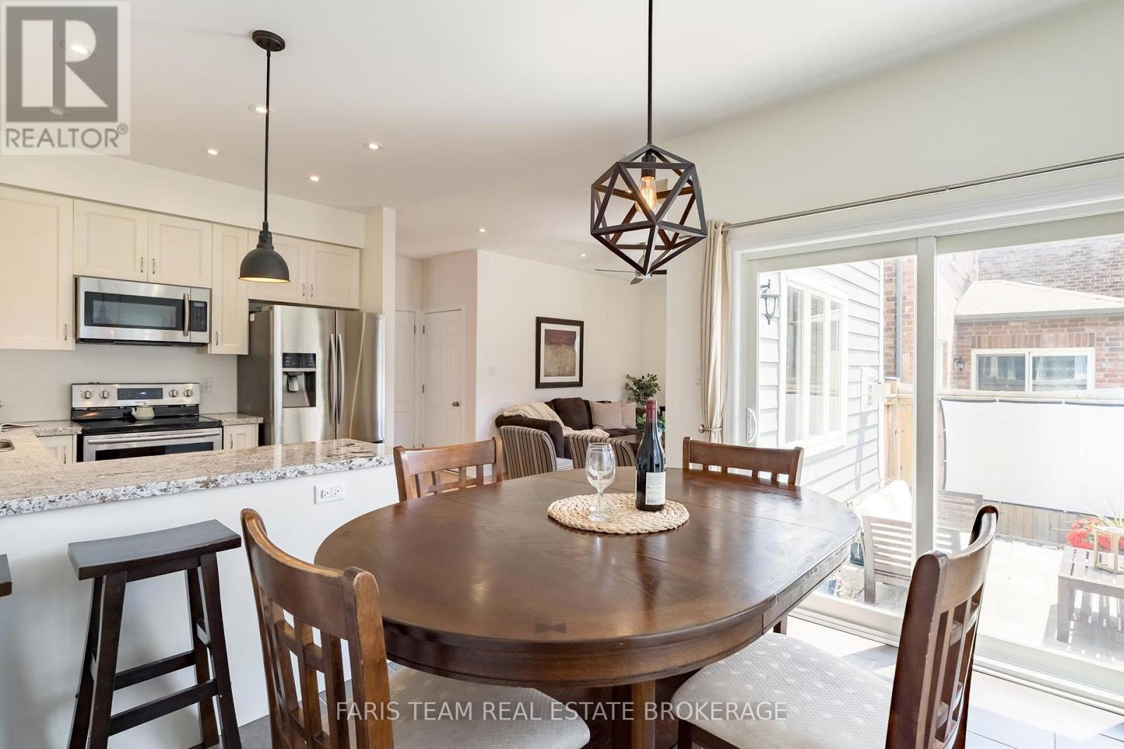 1110 Wharram Way Property Photo 9