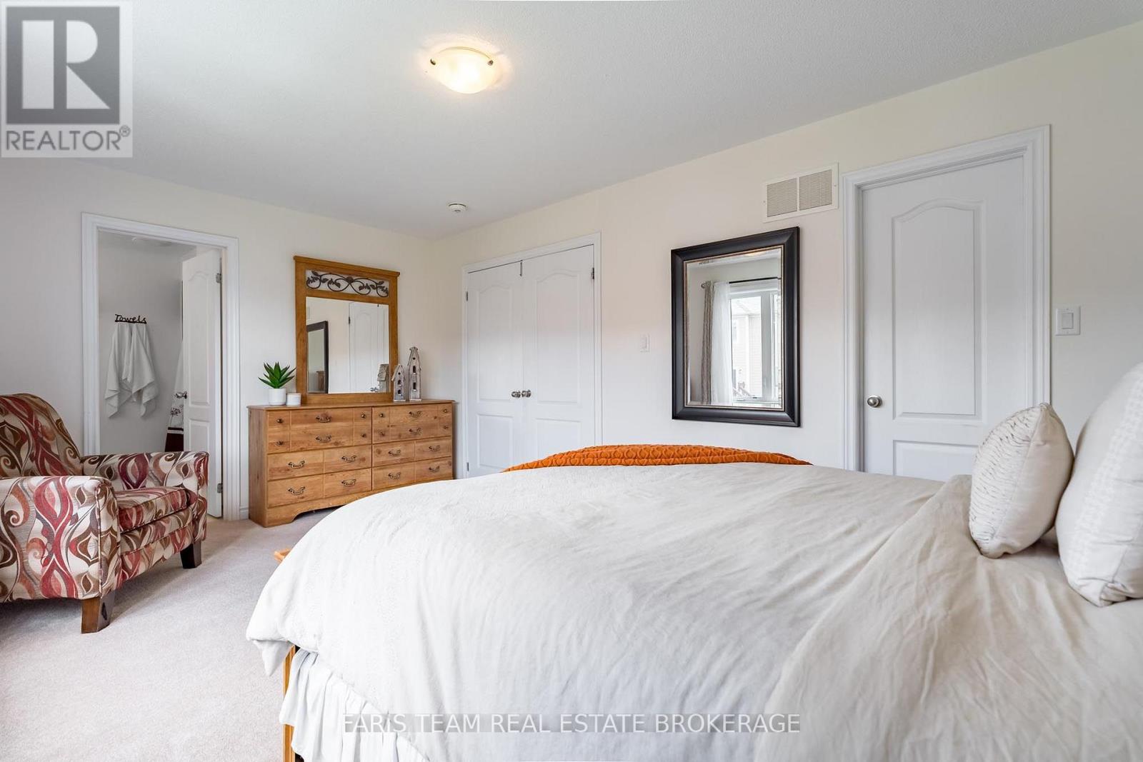 1110 Wharram Way Property Photo 16