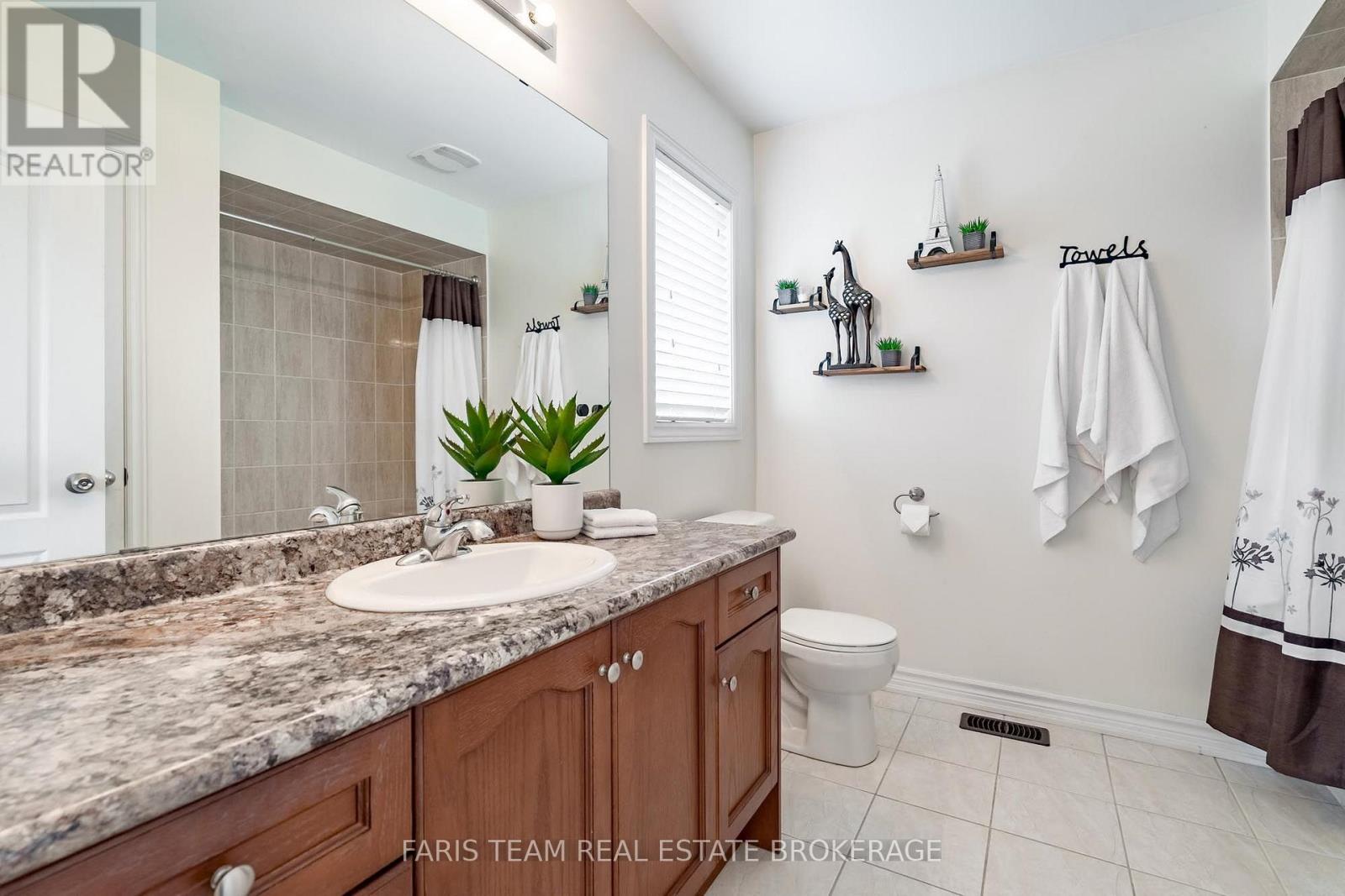 1110 Wharram Way Property Photo 17