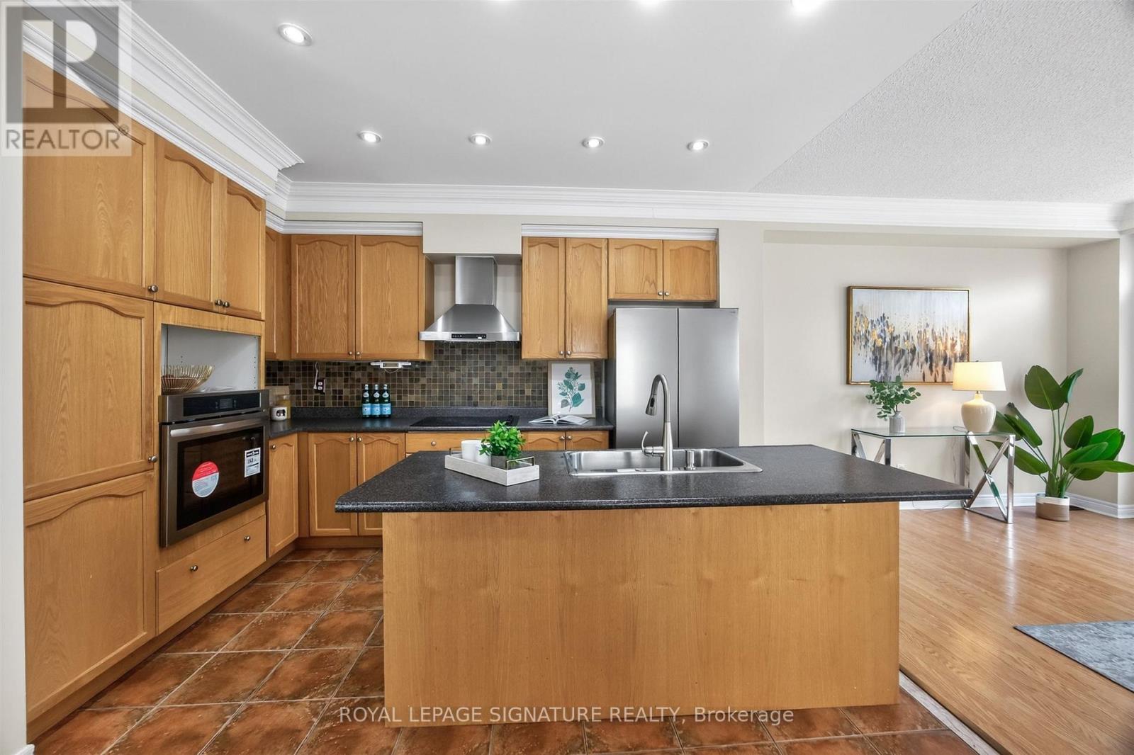 2948 Bur Oak Avenue Property Photo 12