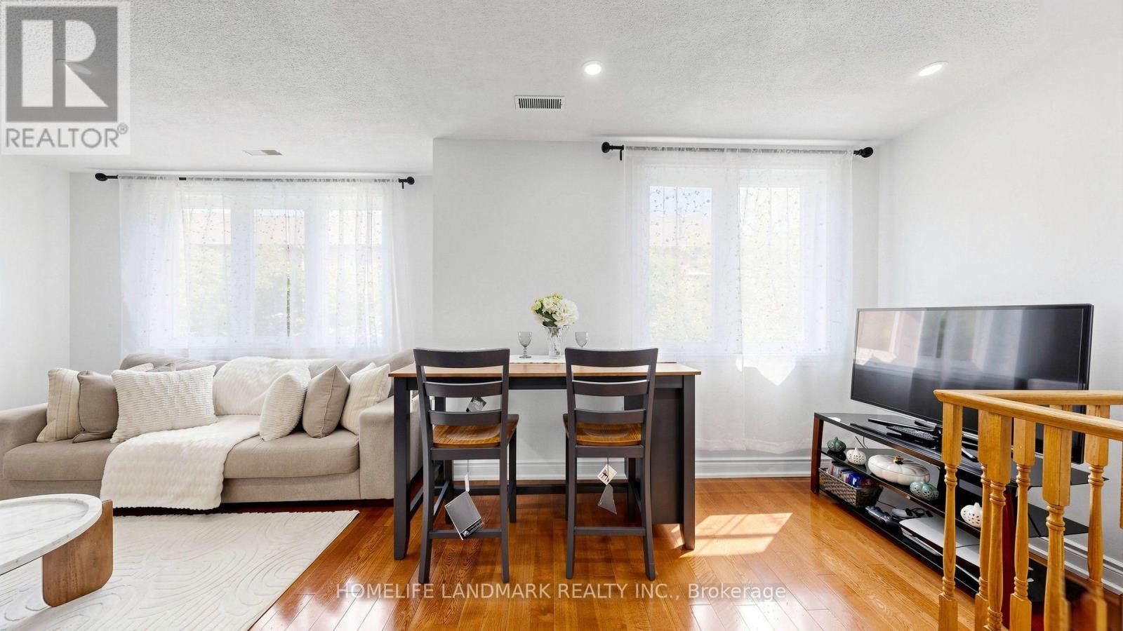 318 - 75 Weldrick Road E Property Photo 4