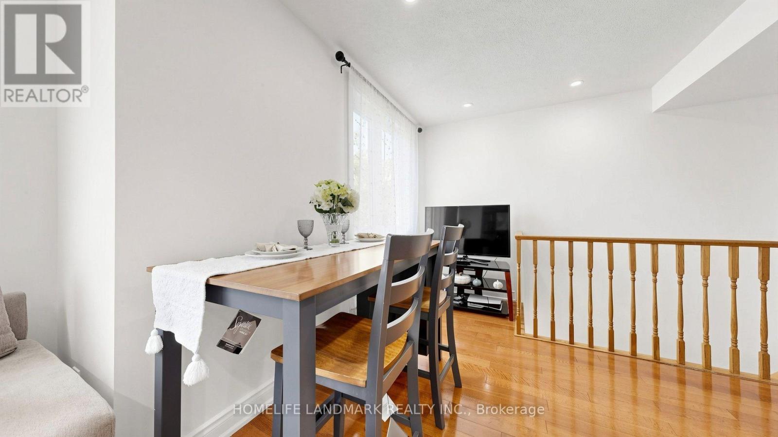 318 - 75 Weldrick Road E Property Photo 6