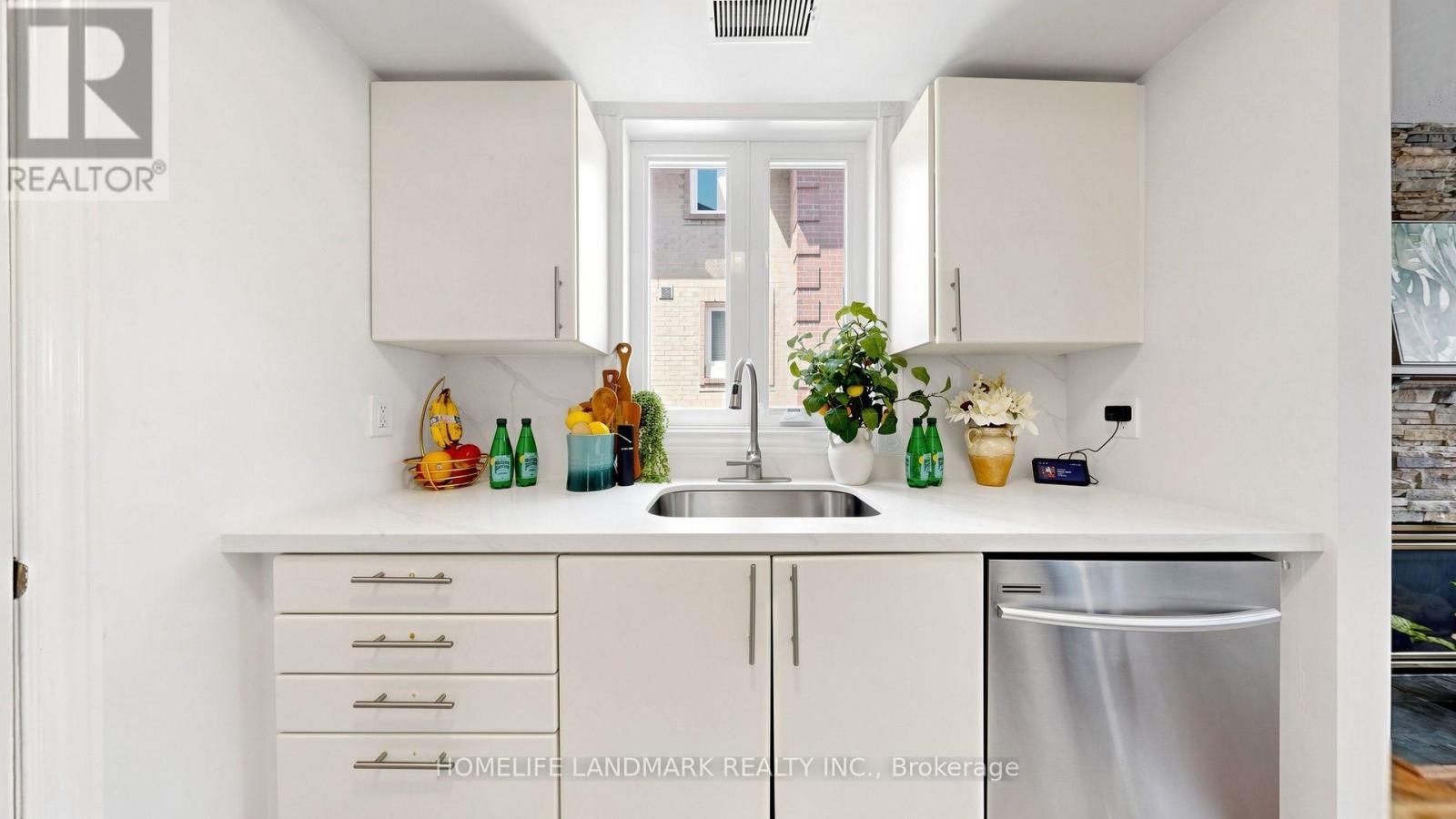 318 - 75 Weldrick Road E Property Photo 16