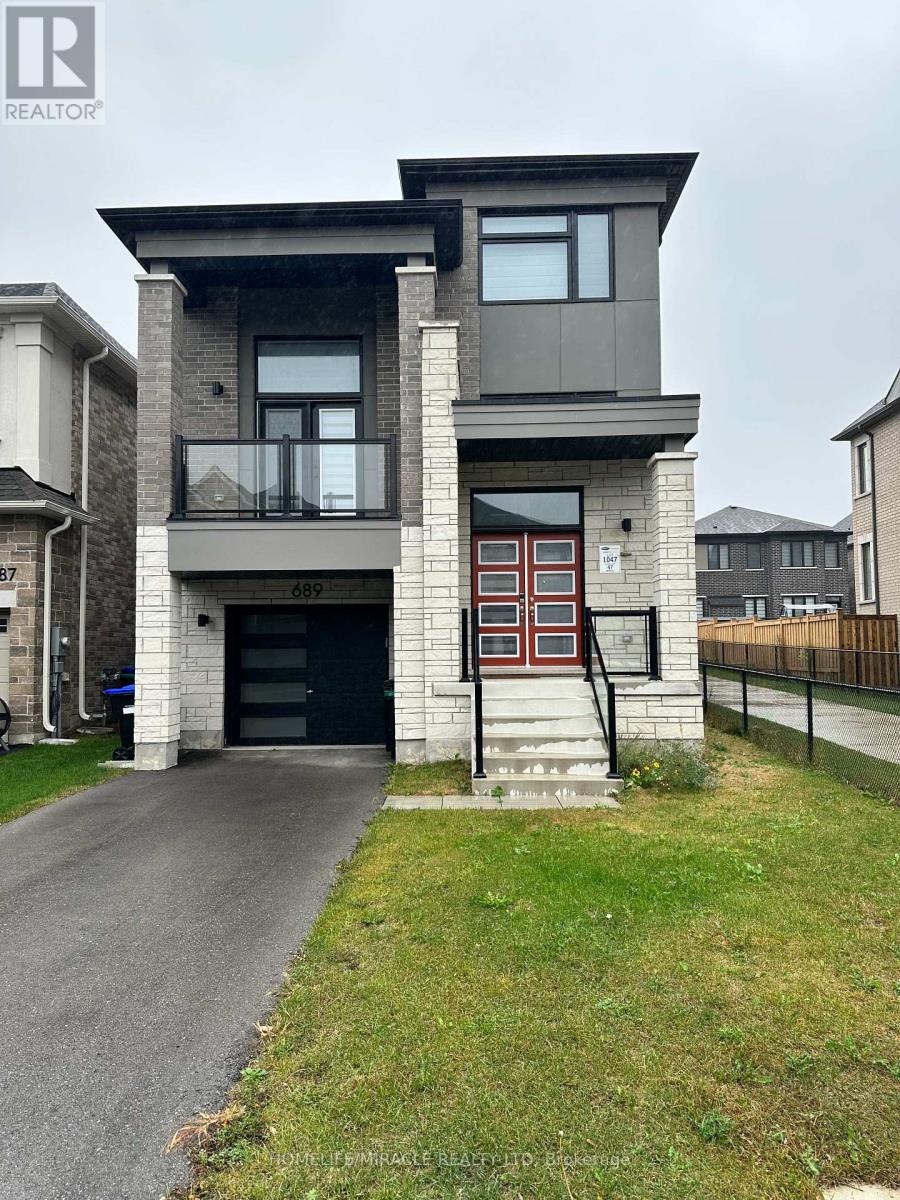 689 Mika Street Property Photo 1