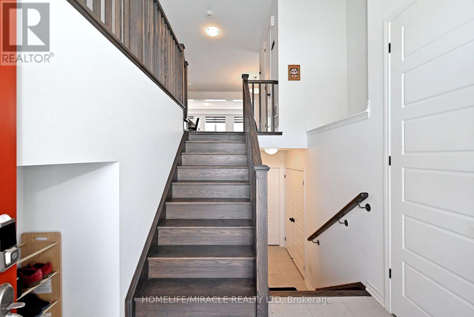 689 Mika Street Property Photo 3