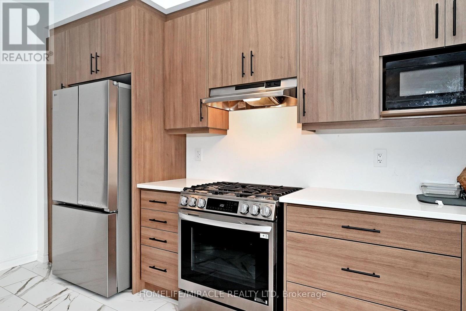 689 Mika Street Property Photo 14
