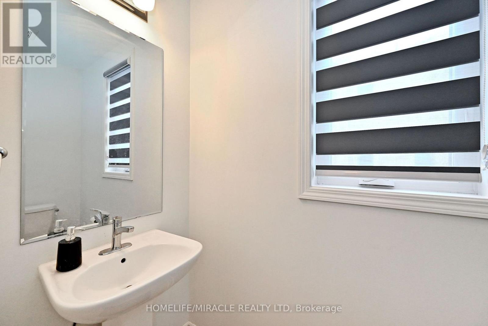 689 Mika Street Property Photo 24
