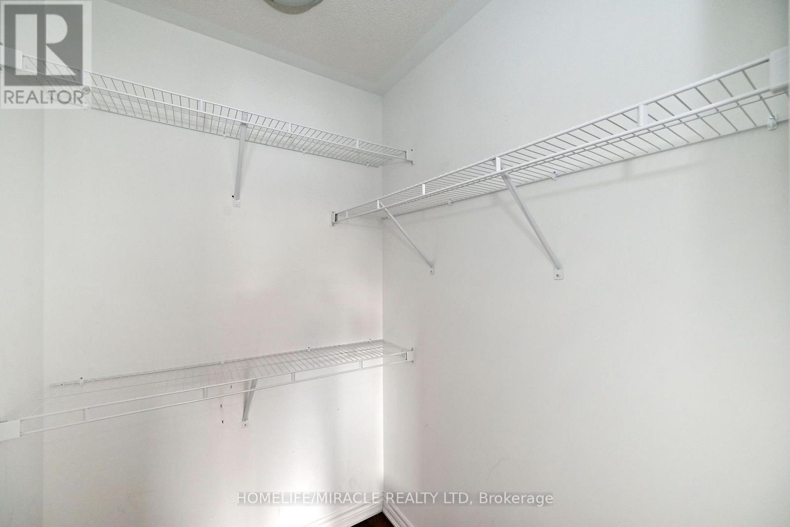 689 Mika Street Property Photo 32