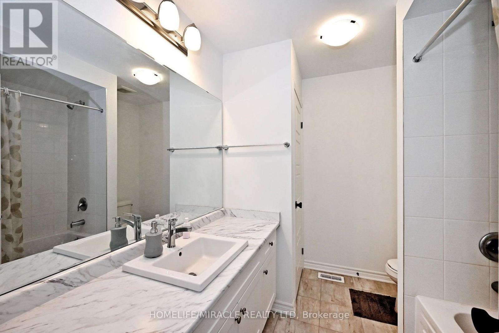 689 Mika Street Property Photo 43