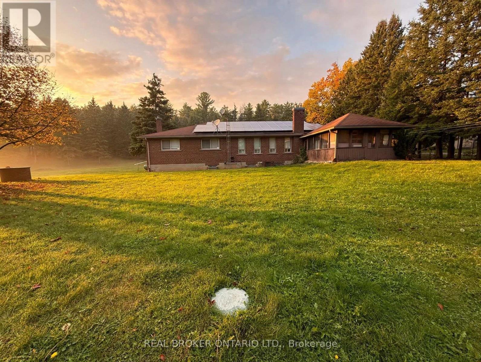 2955 16th Side Road Property Photo 8