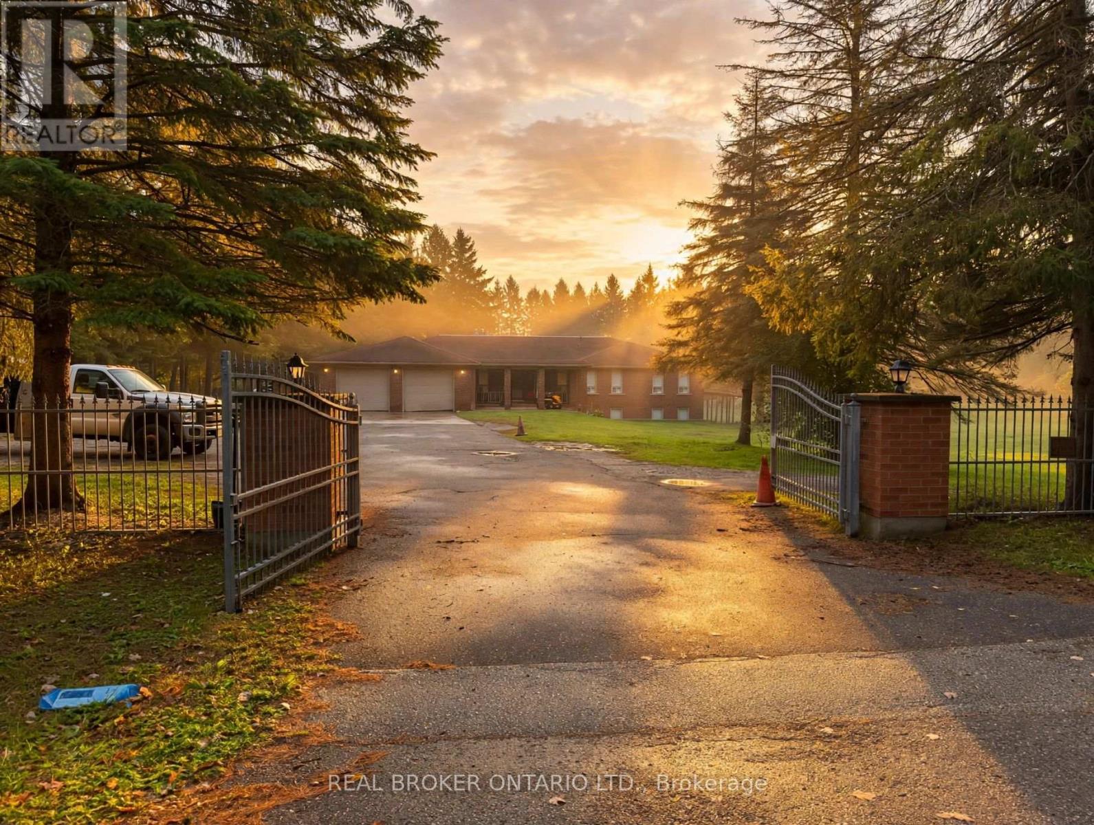 2955 16th Side Road Property Photo 18