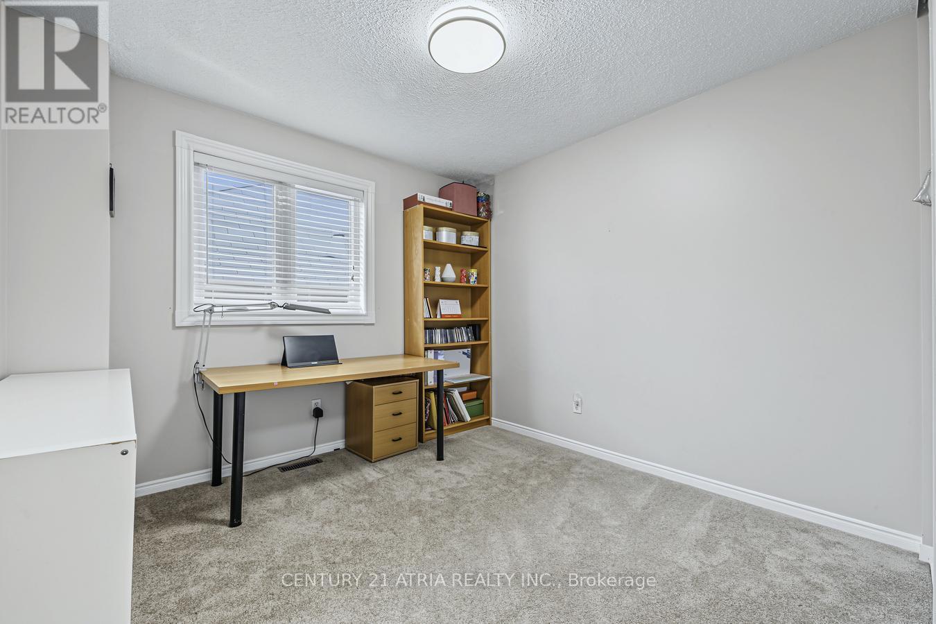 39 Chiswick Crescent Property Photo 26