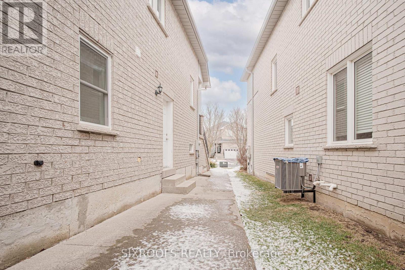 Lower - 23 San Vito Drive Property Photo 9