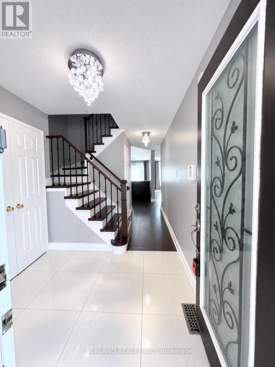 249 Yellowood Circle Property Photo 3