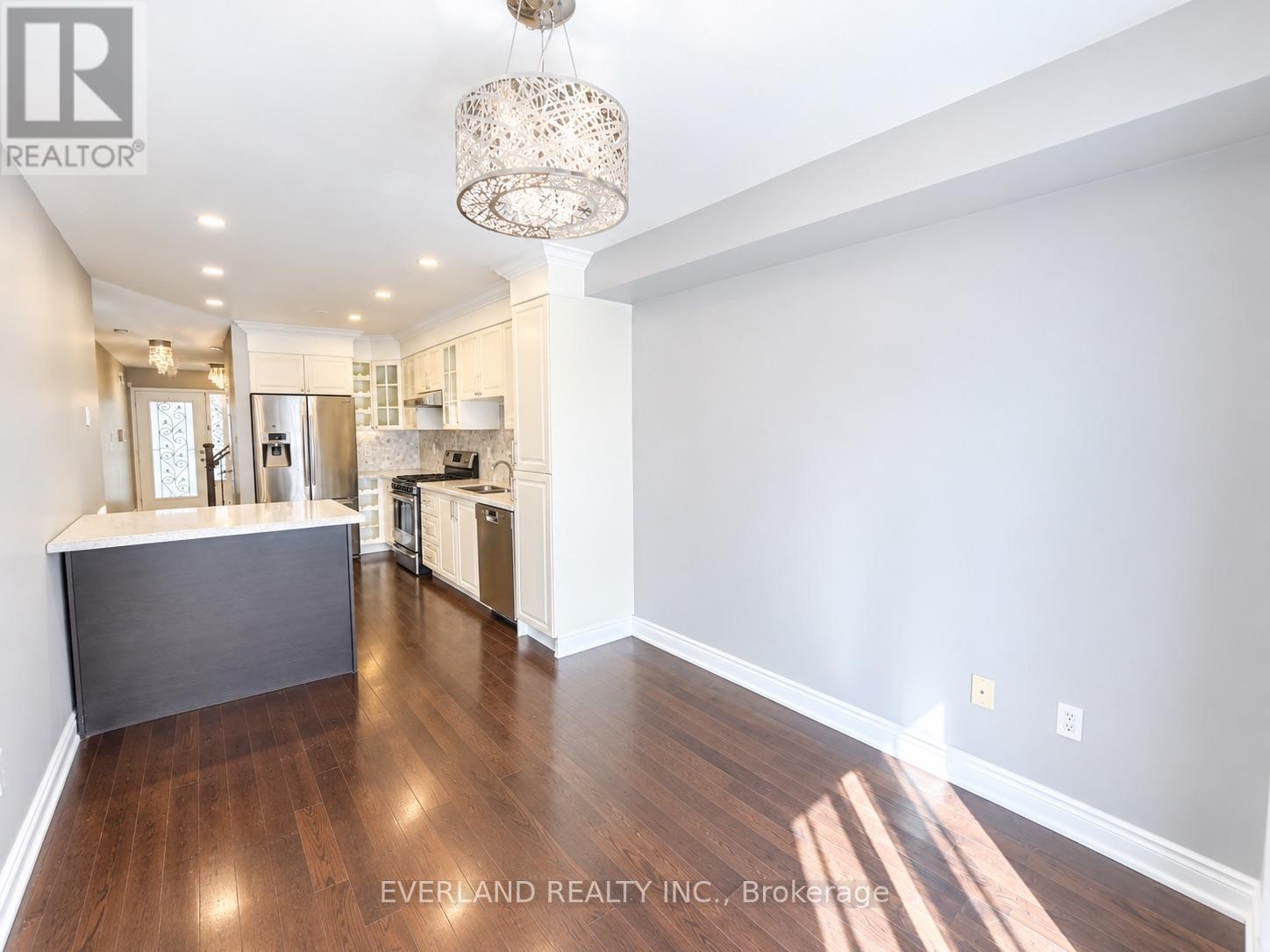 249 Yellowood Circle Property Photo 5