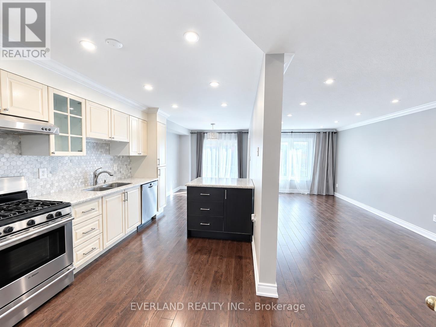 249 Yellowood Circle Property Photo 6
