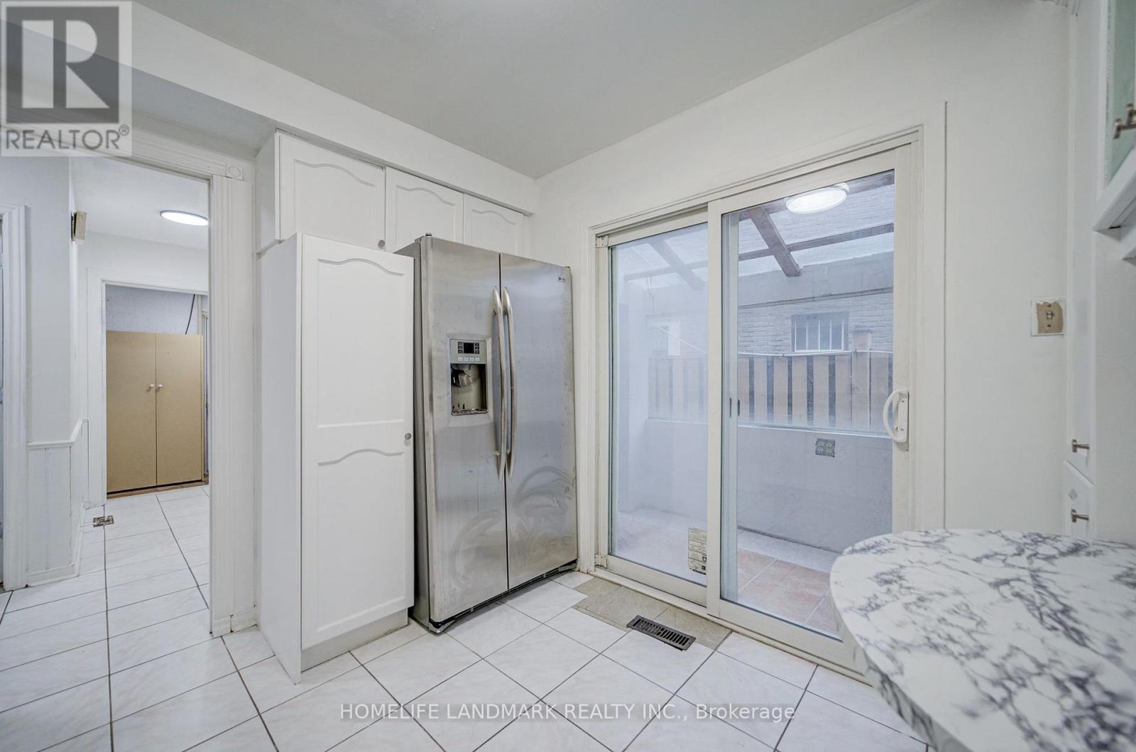8 Fullerton Crescent Property Photo 18