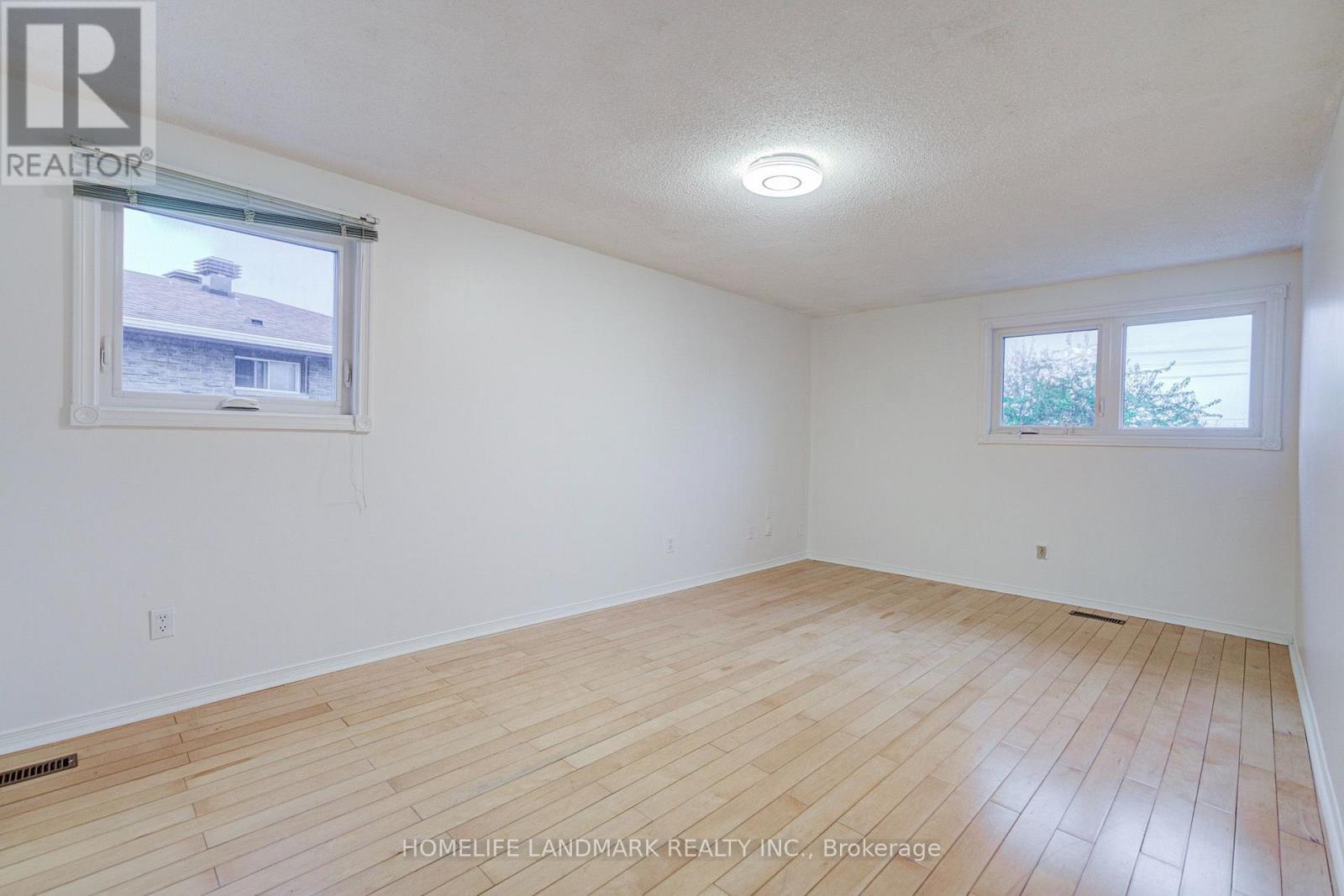 8 Fullerton Crescent Property Photo 24