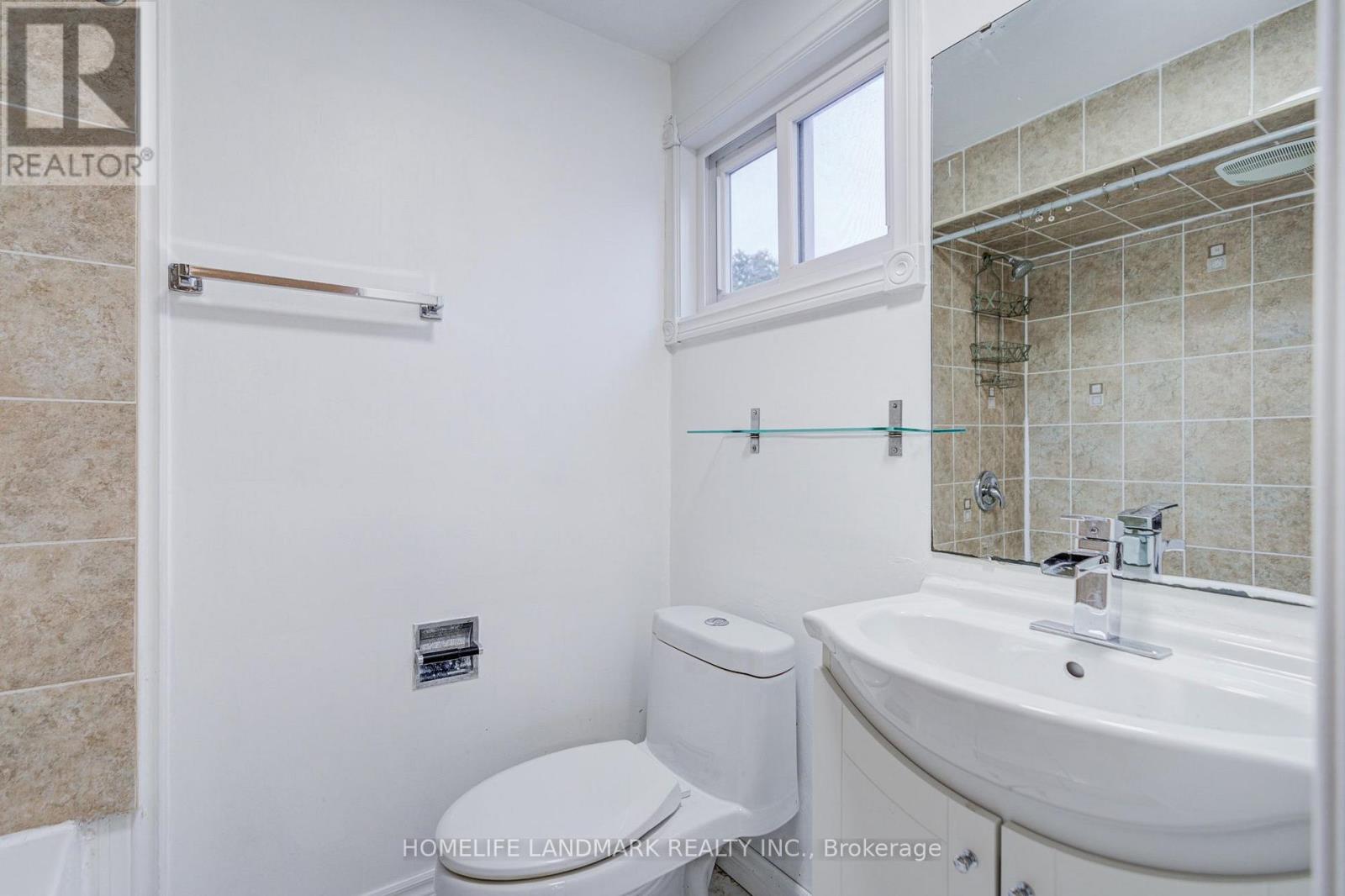 8 Fullerton Crescent Property Photo 27