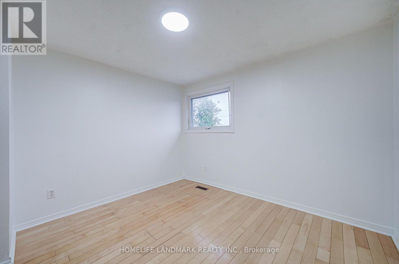 8 Fullerton Crescent Property Photo 29