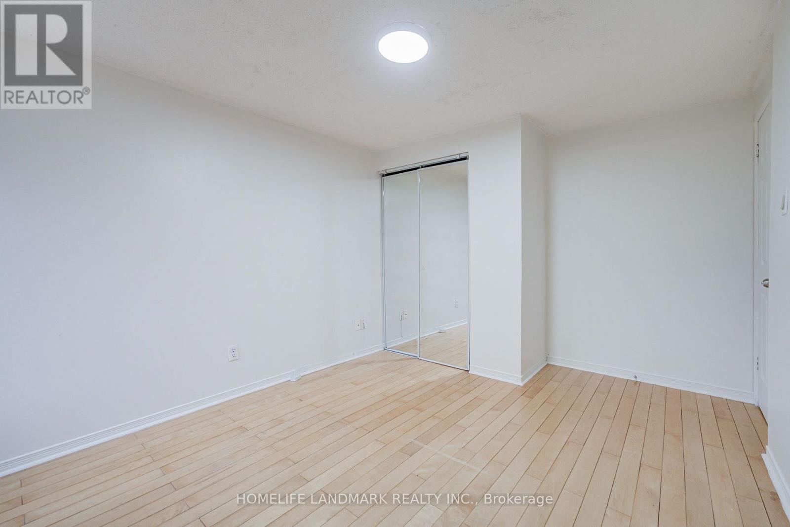 8 Fullerton Crescent Property Photo 33