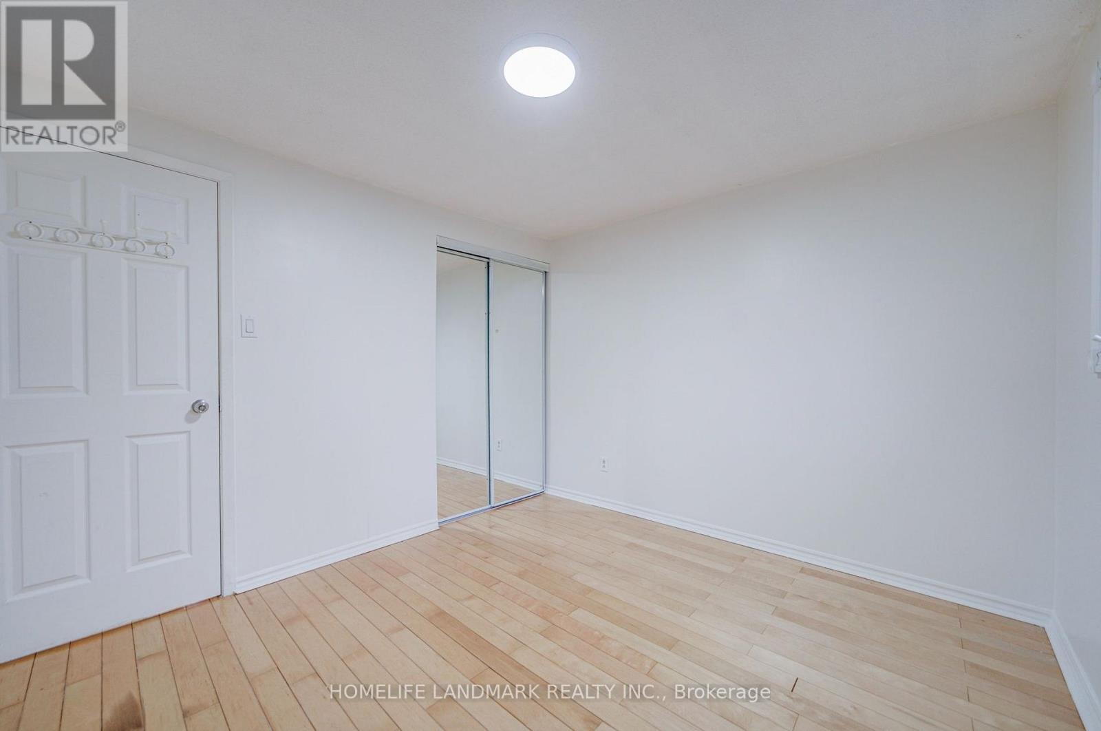 8 Fullerton Crescent Property Photo 36