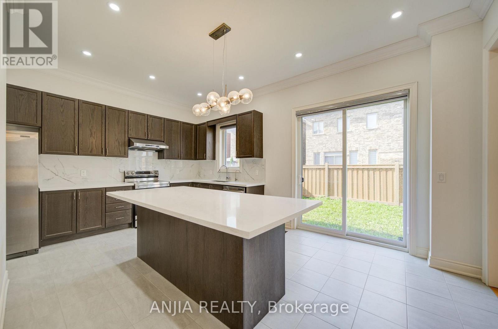 57 Betty May Crescent Property Photo 15