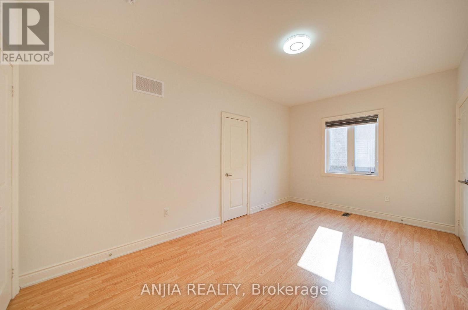 57 Betty May Crescent Property Photo 37