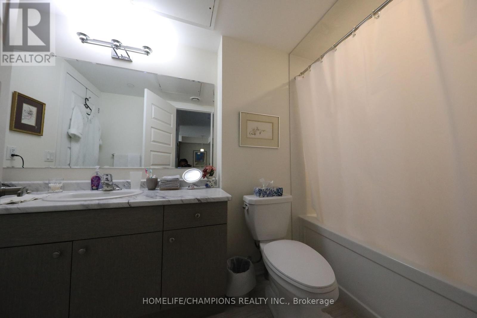 612 - 2 Adam Sellers Street Property Photo 4
