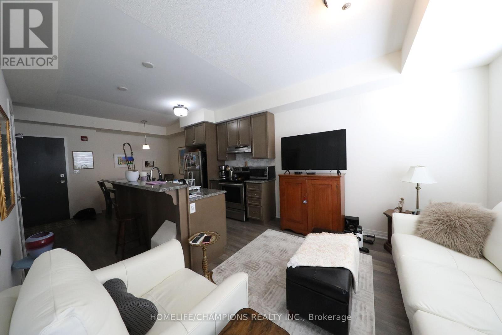 612 - 2 Adam Sellers Street Property Photo 10