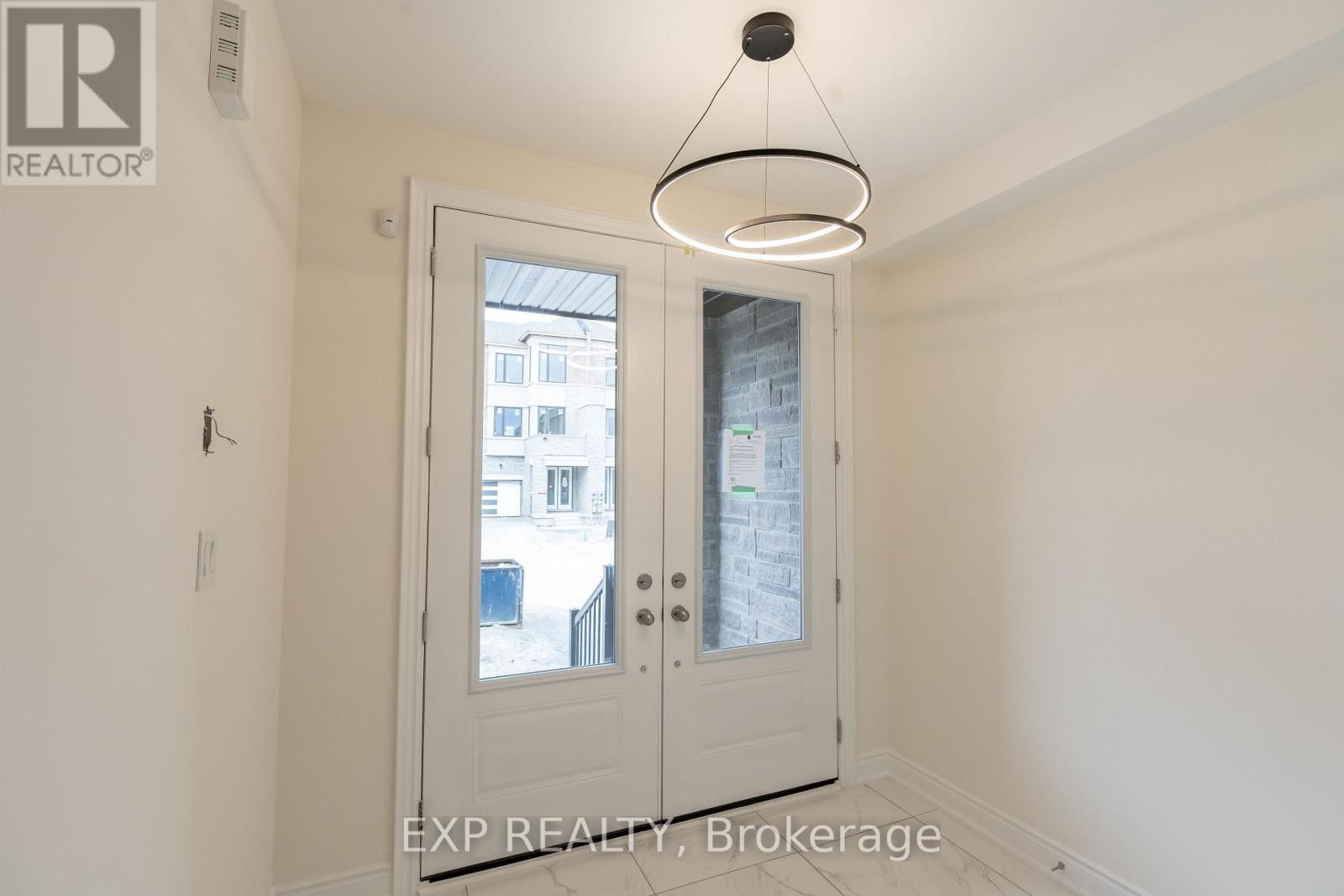 510 New England Court Property Photo 2