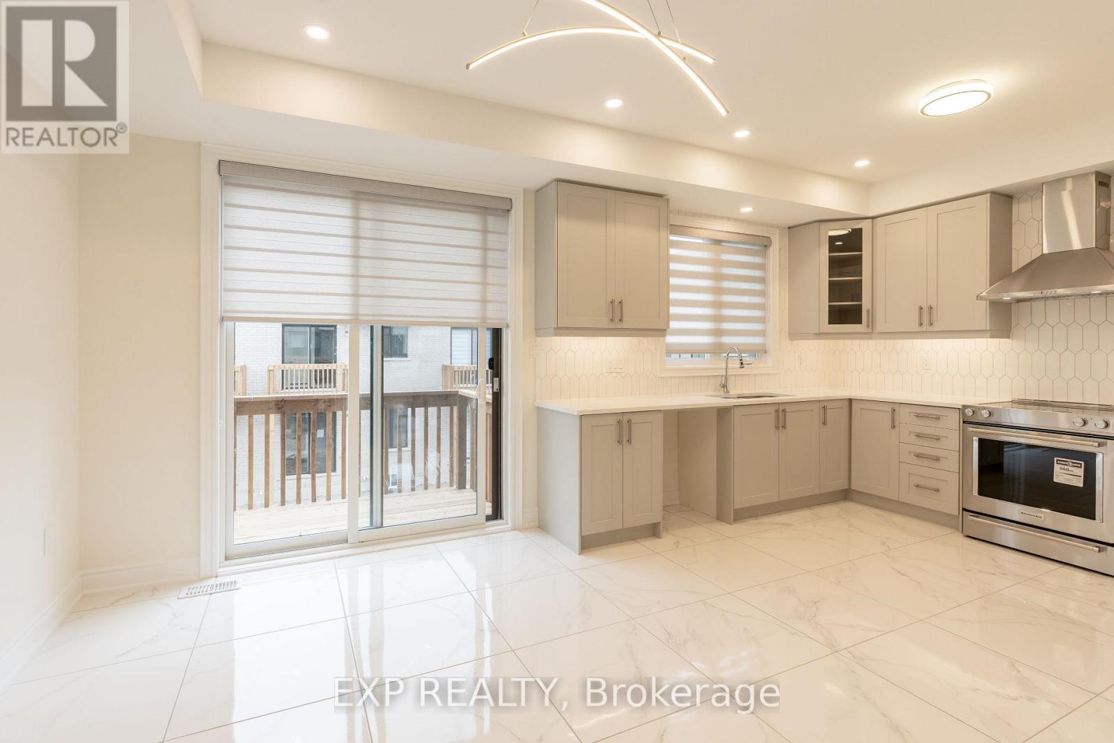 510 New England Court Property Photo 6