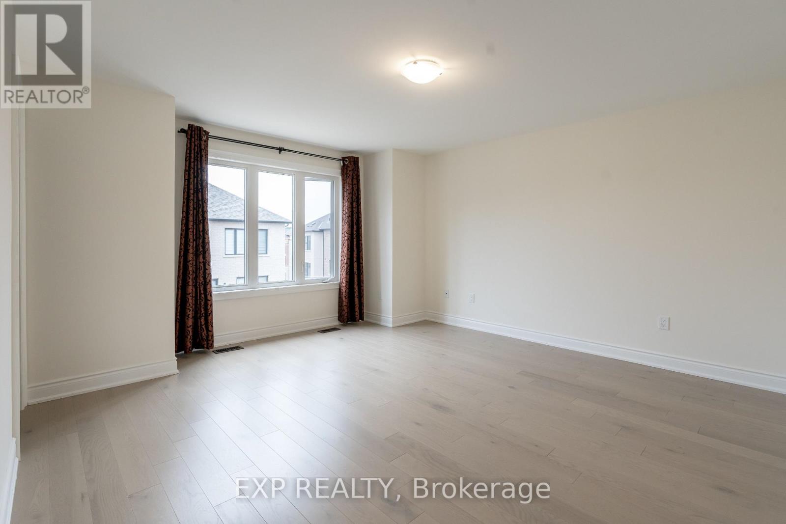510 New England Court Property Photo 11
