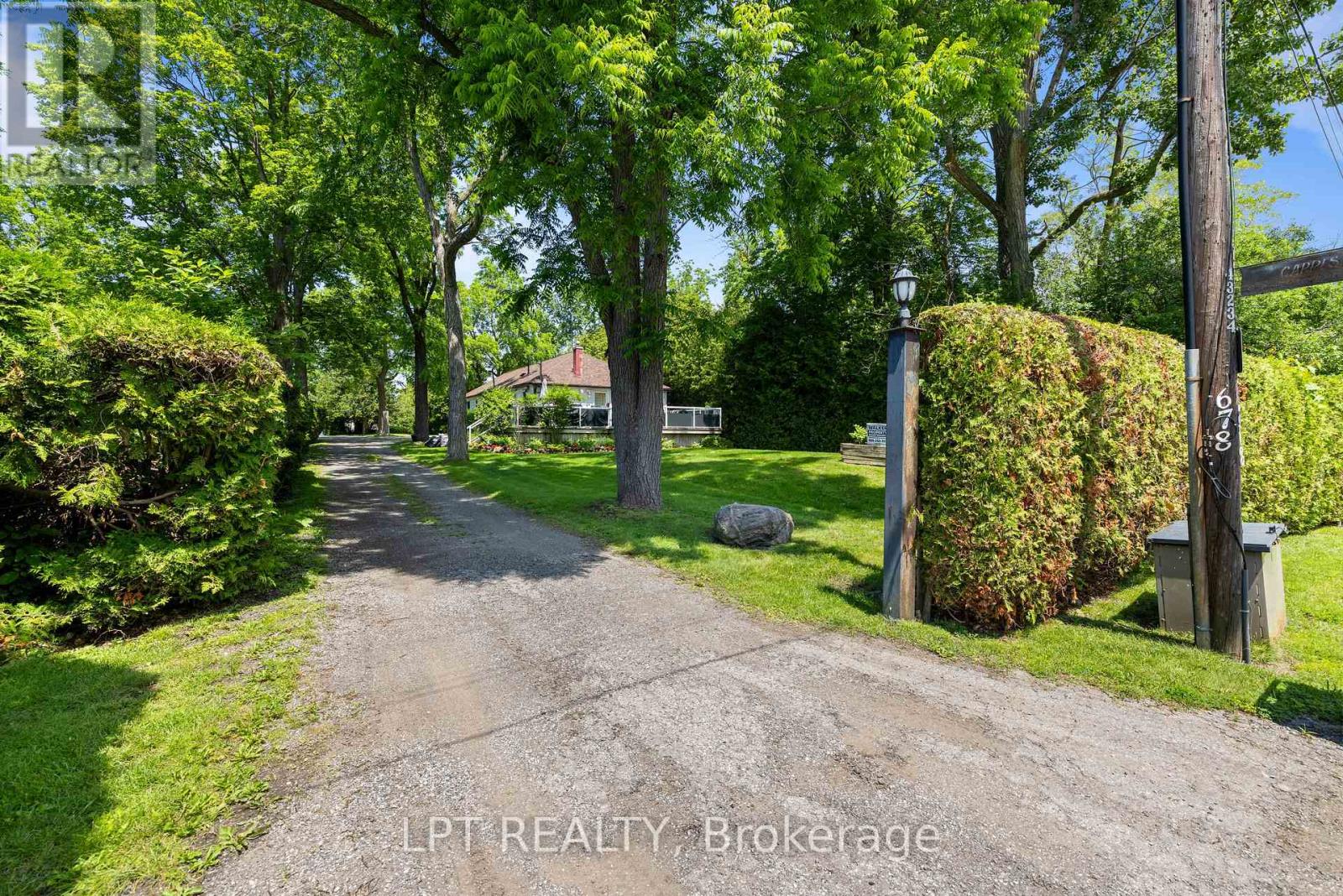 678 Lake Drive E Property Photo 6